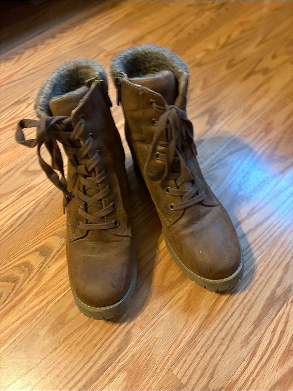 Women’s Brown Lace-Up Winter Boots with Faux Fur Collar